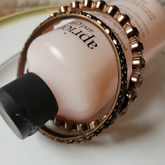 Bracelets - Picture 5 of 10